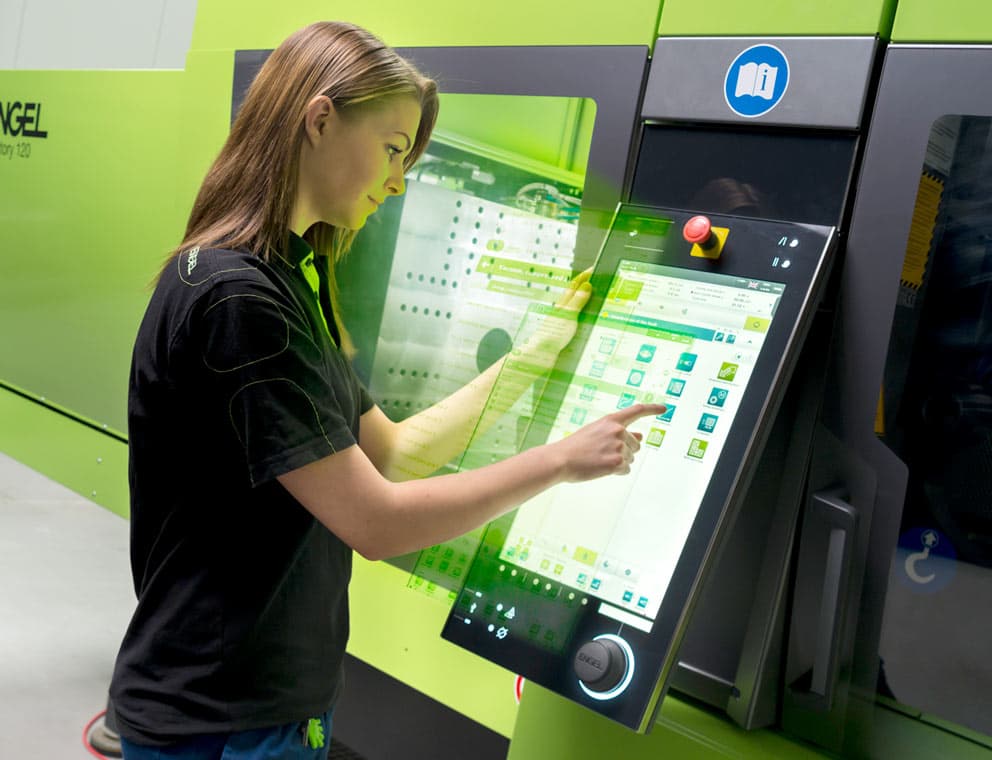 Operator using the machine control unit